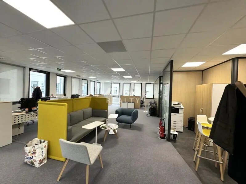 Office in Saint-Étienne for lease Interior Photo- Image 1 of 6