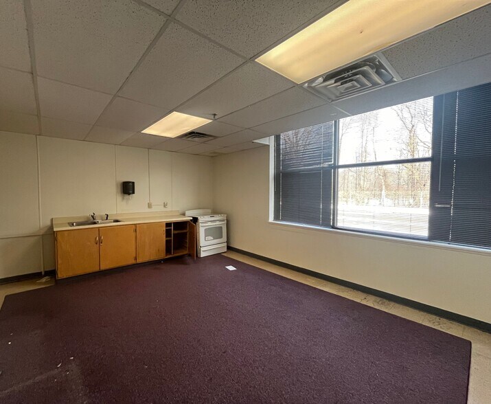 1200-1298 Veterans Hwy, Bristol, PA à louer - Photo intérieure - Image 3 de 10