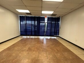17503-17587 Imperial Valley Dr, Houston, TX for lease Building Photo- Image 2 of 5
