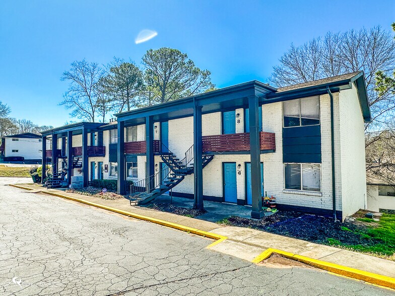 4663 Waldrop Dr, Forest Park, GA à vendre - Photo du bâtiment - Image 3 de 39