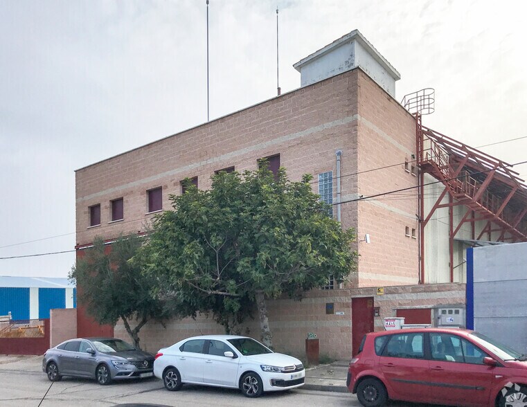 Calle del Uranio, 10, San Martín de la Vega, Madrid à louer - Photo du bâtiment - Image 2 de 3