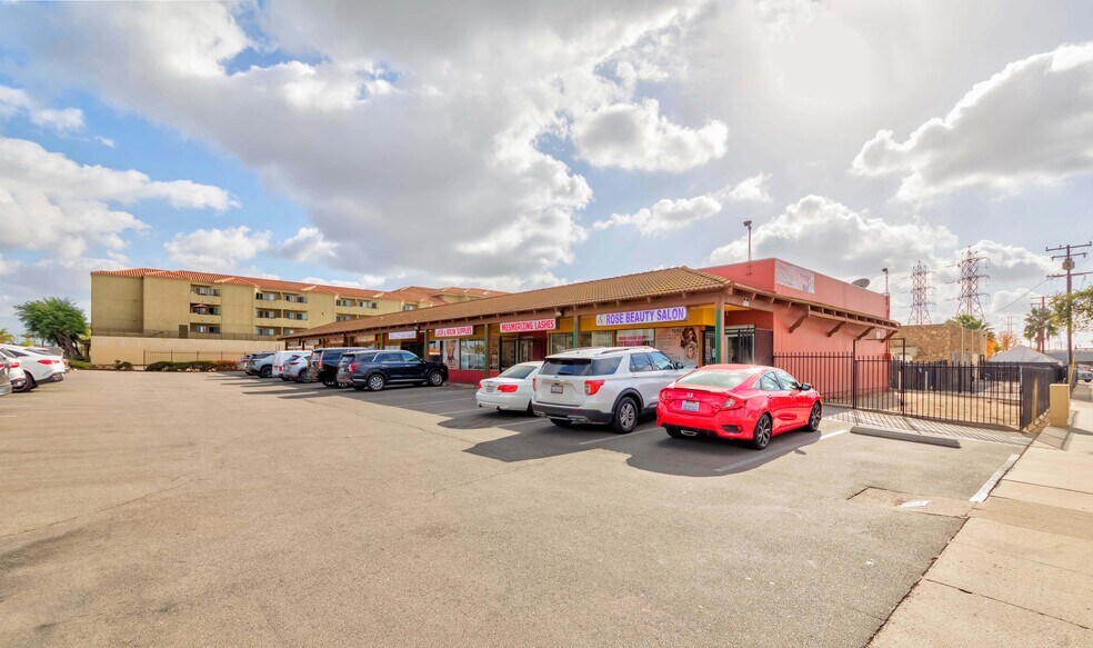 7600-7612 Katella Ave, Stanton, CA à vendre - Photo du bâtiment - Image 3 de 24