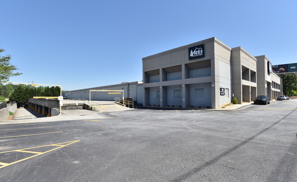 1800 Northeast Expy, Atlanta, GA à louer - Photo du bâtiment - Image 1 de 23
