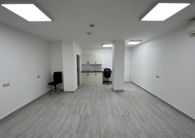 269-271 High St, London for lease - Interior Photo - Image 3 of 4