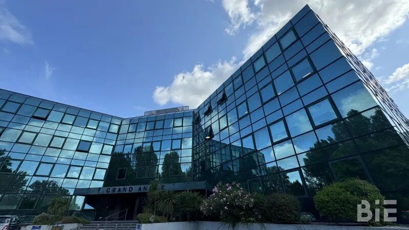 2 Avenue De Chavailles, Bruges for lease Building Photo- Image 1 of 8