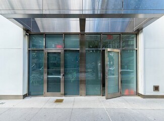 Plus de détails pour 61 W 62nd St, New York, NY - Commerce de détail à louer