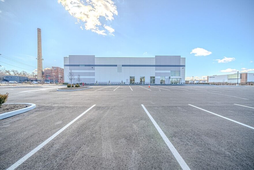 30 Cross St, Bogota, NJ à louer - Photo du bâtiment - Image 2 de 10