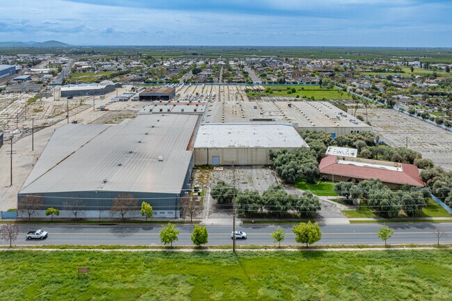 Plus de détails pour 650 W Tulare Rd, Lindsay, CA - Industriel à louer
