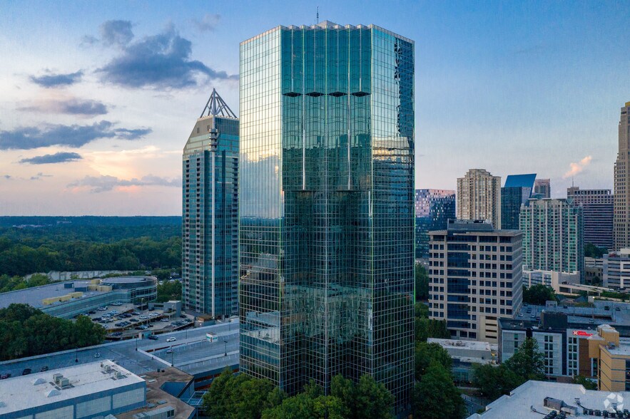 3340 Peachtree Rd NE, Atlanta, GA à louer - Photo du bâtiment - Image 2 de 18
