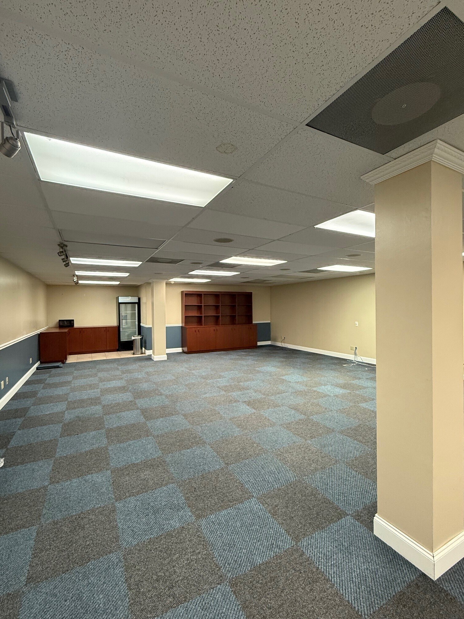 4805 Laurel St W, Tampa, FL for lease Interior Photo- Image 1 of 3