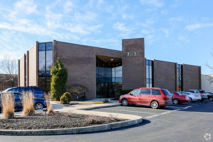7031 Corporate Way, Dayton, OH for lease - Primary Photo - Image 1 of 3