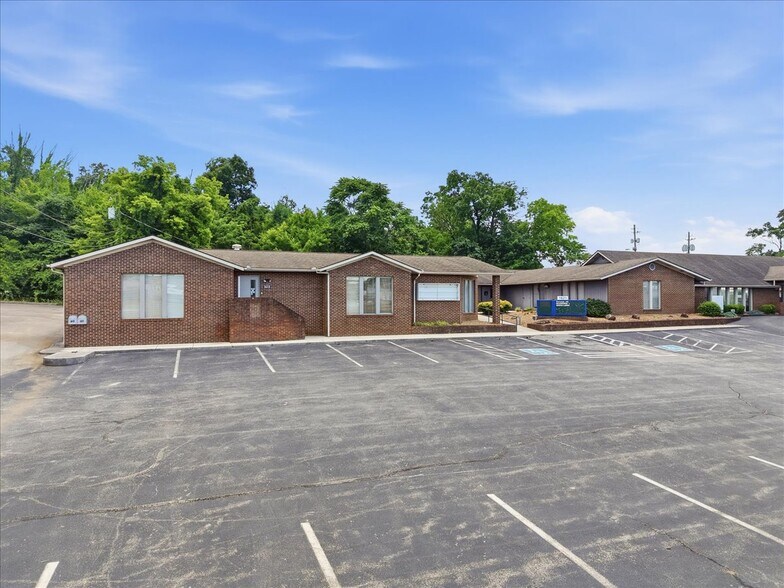 1633 W Morris Blvd, Morristown, TN à vendre - Photo du bâtiment - Image 3 de 8