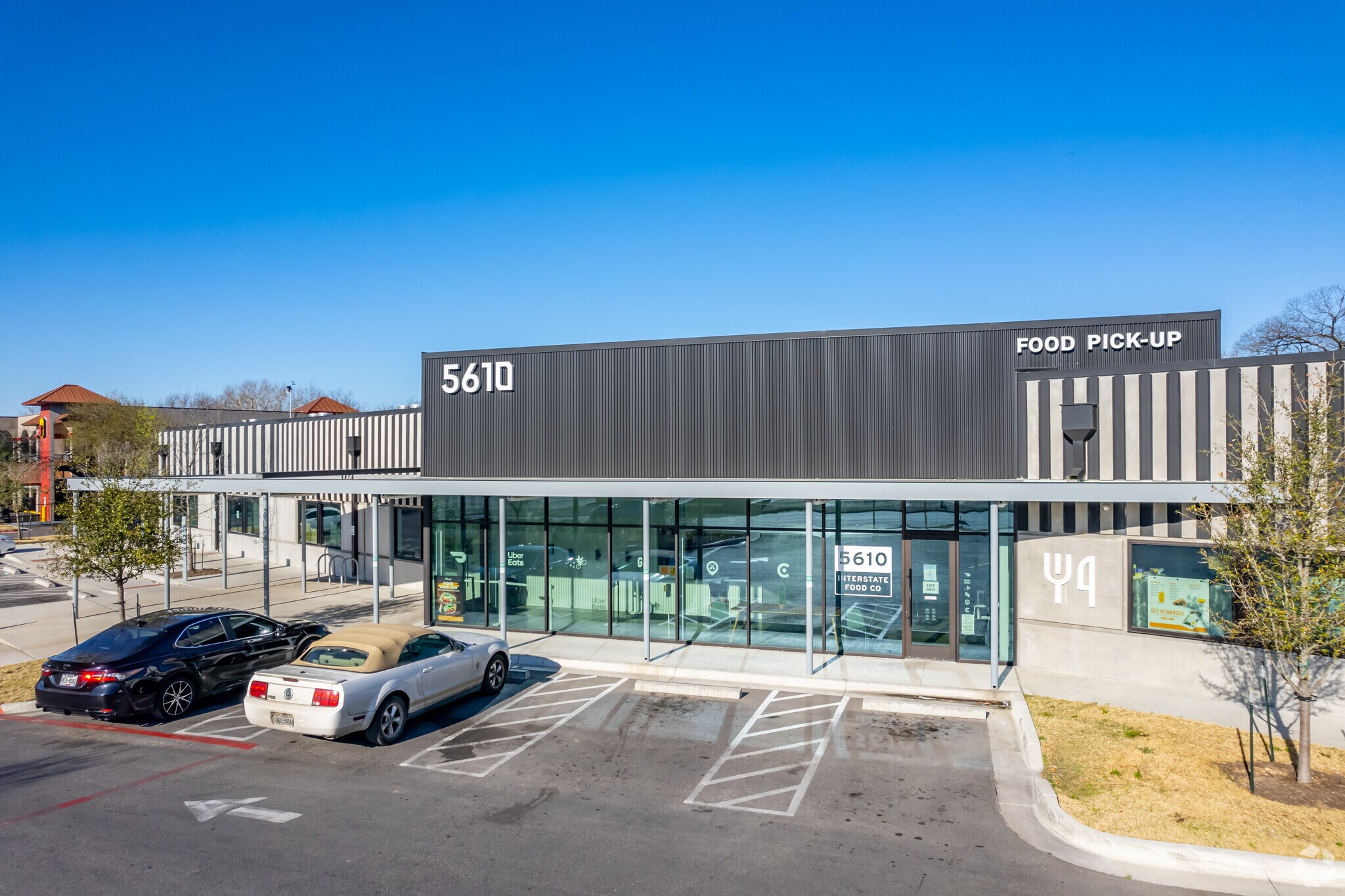 5610 N Interstate 35, Austin, TX à louer Photo du bâtiment- Image 1 de 14
