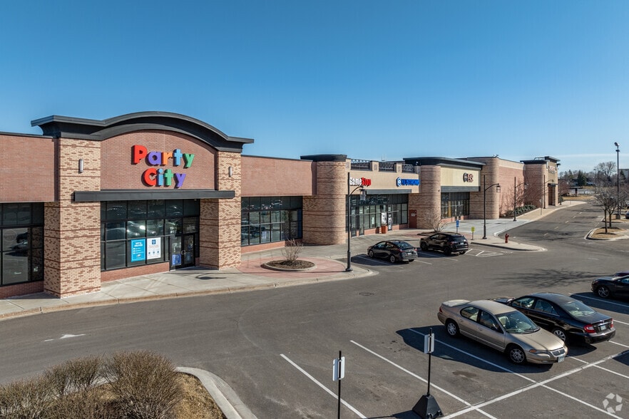 1505-1555 Queens Dr, Woodbury, MN for lease - Building Photo - Image 2 of 6