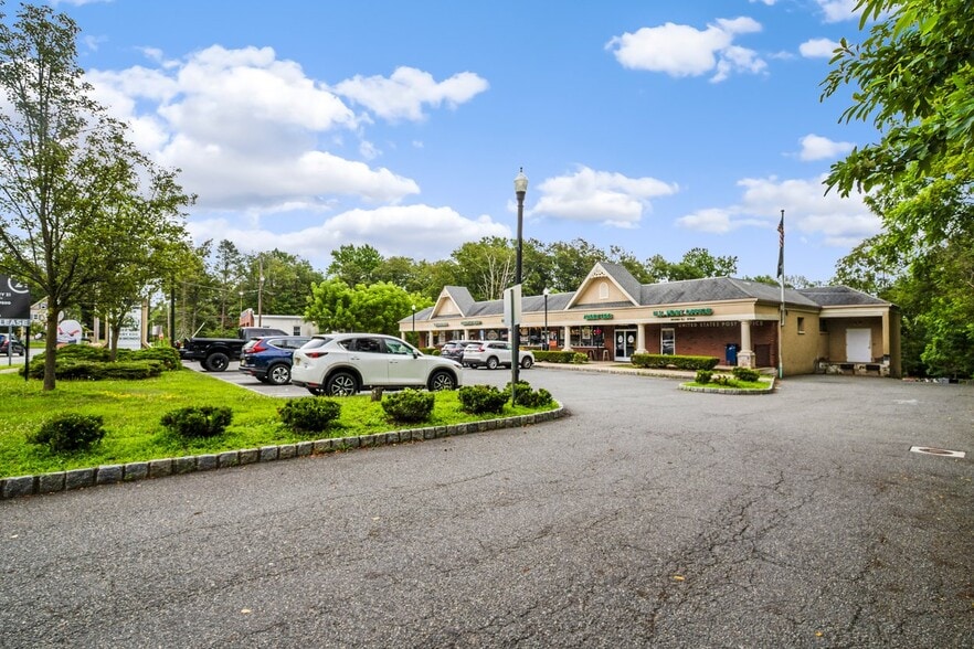 389 Dover Chester Rd, Randolph, NJ for sale - Building Photo - Image 2 of 16