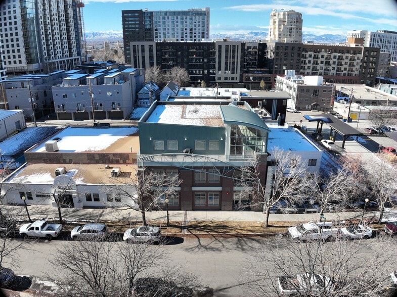 1041 Acoma St, Denver, CO à vendre - Matterport Community - Image 2 de 25