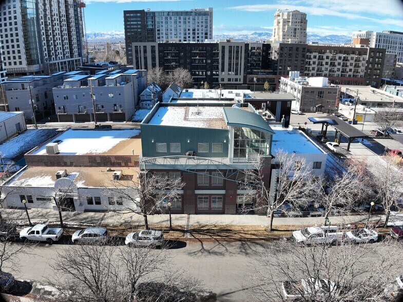 1041 Acoma St, Denver, CO à vendre - Communauté Matterport - Image 2 de 18