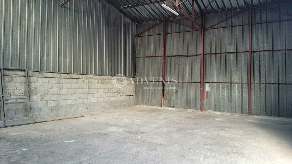 Flex in Les Sorinières for lease - Interior Photo - Image 2 of 4
