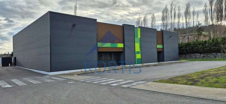 Retail in Anse for lease - Building Photo - Image 3 of 6