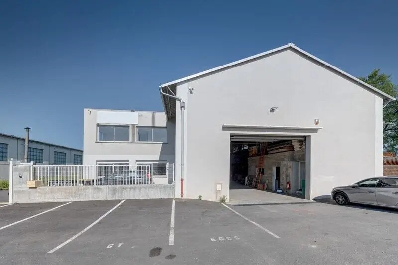 4 Rue D'Arsonval, Chassieu à louer Photo du bâtiment- Image 1 de 7