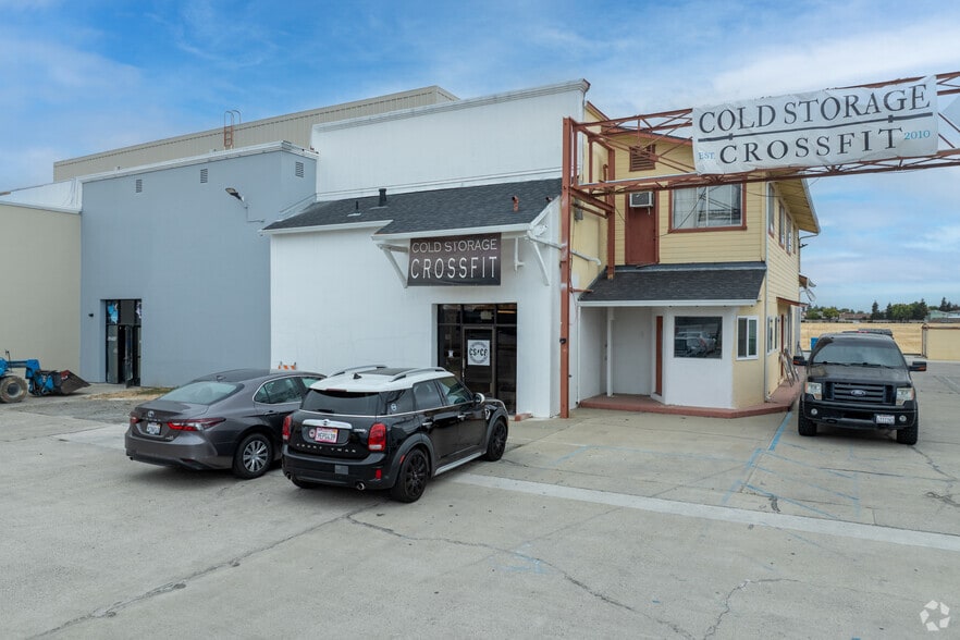 320 Hillcrest Rd, Hollister, CA for sale - Building Photo - Image 3 of 27