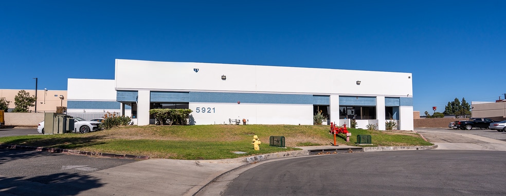 5921-5923 Lakeshore Dr, Cypress, CA for sale - Building Photo - Image 3 of 30