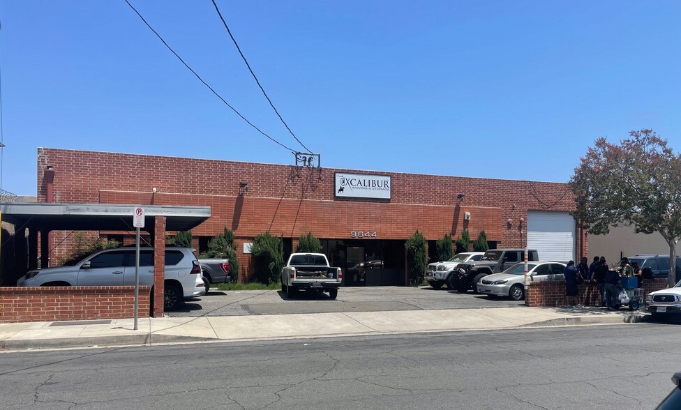 9644 Lurline Ave, Chatsworth, CA for lease - Building Photo - Image 2 of 2