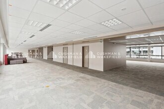 Office in Issy-les-Moulineaux for lease Interior Photo- Image 1 of 14