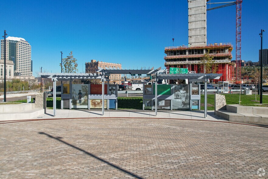 1 Washington Pl, Pittsburgh, PA à louer - Photo du bâtiment - Image 2 de 5