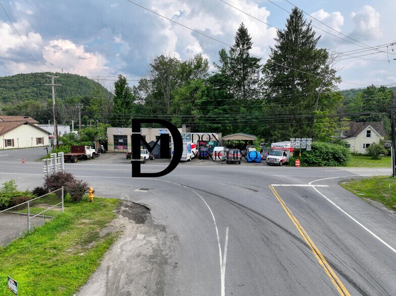 691 W Main St, Hancock, NY à vendre - Photo du bâtiment - Image 2 de 8