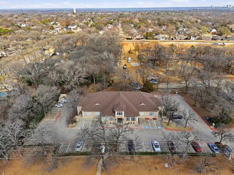 1650 W Northwest Hwy, Grapevine, TX à louer - Photo du bâtiment - Image 2 de 13