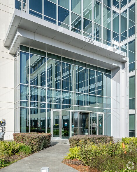 11330 Clay Rd, Houston, TX à louer - Photo du bâtiment - Image 3 de 7