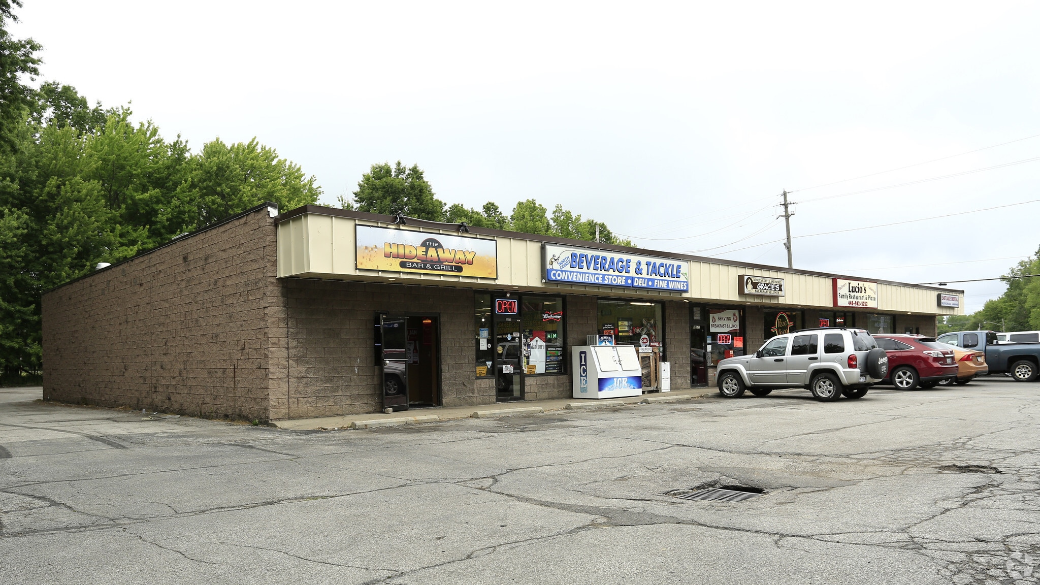 35575-35581 Lake Shore Blvd, Eastlake, OH for lease Primary Photo- Image 1 of 7