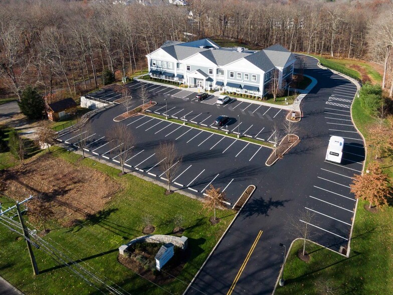 164 Mount Pleasant Rd, Newtown, CT for lease - Building Photo - Image 3 of 8