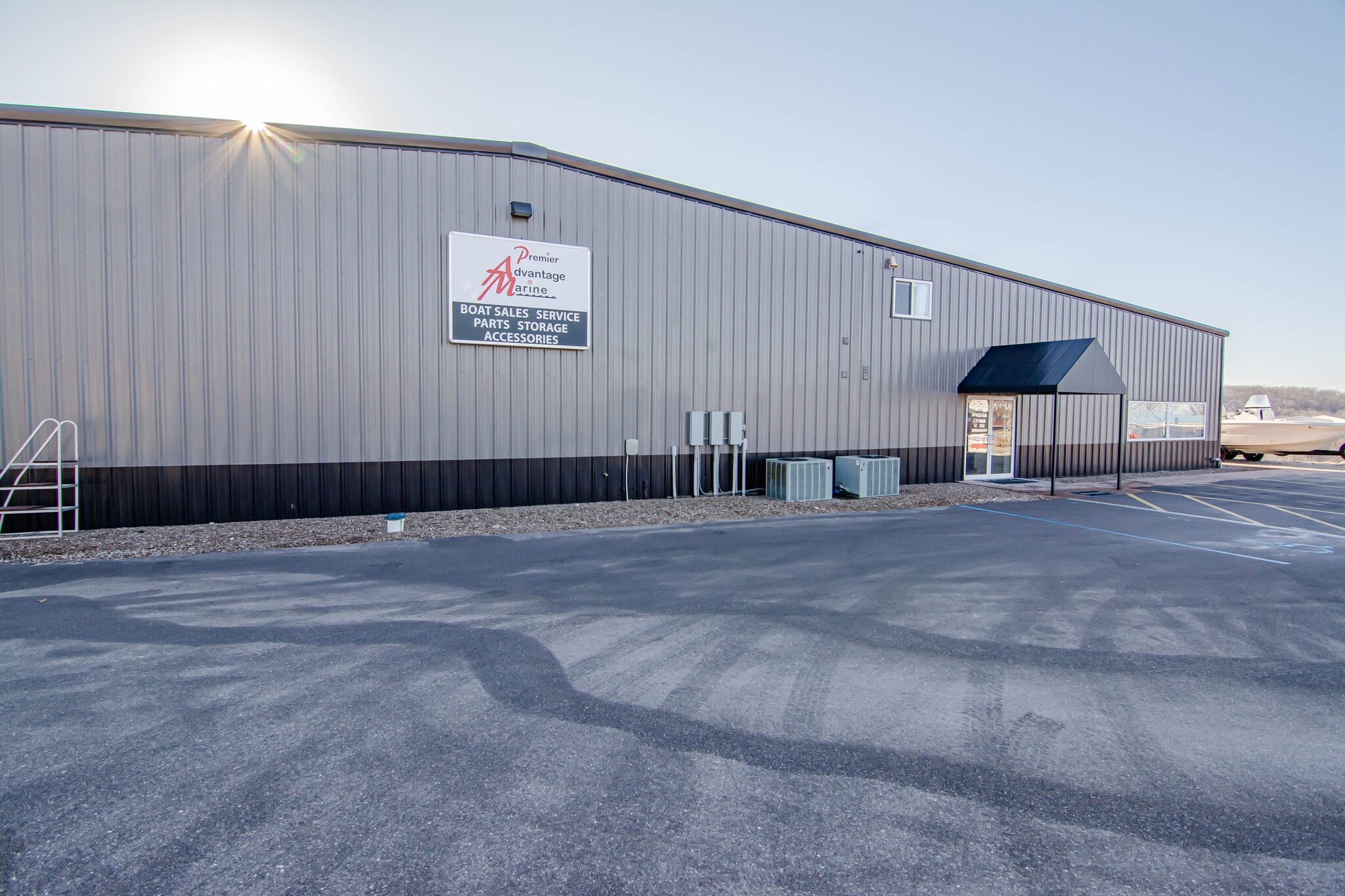 48 Beachwood Dr, Sunrise Beach, MO for sale Primary Photo- Image 1 of 18