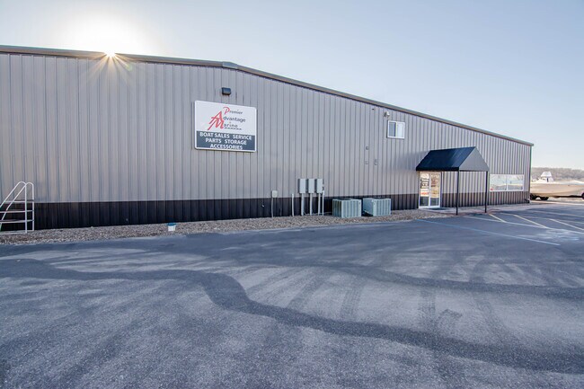 Plus de détails pour 48 Beachwood Dr, Sunrise Beach, MO - Spécialité à vendre