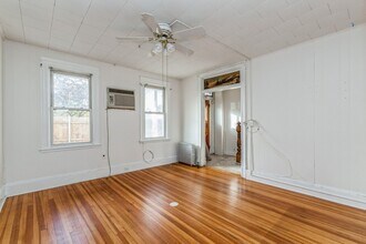 14-27 128th St, College Point, NY for lease Interior Photo- Image 1 of 4