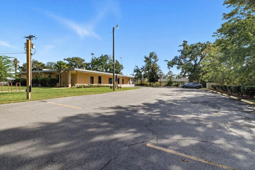 1816 Old St Augustine Rd, Tallahassee, FL à vendre - Photo du bâtiment - Image 2 de 36