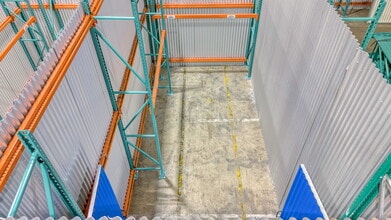 5806 N 53rd St, Tampa, FL for lease Interior Photo- Image 2 of 4