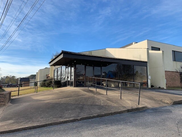 1607 Judson Rd, Longview, TX à vendre - Photo principale - Image 1 de 23