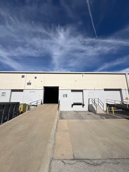 7301 Georgetown Rd, Indianapolis, IN for lease - Building Photo - Image 1 of 7