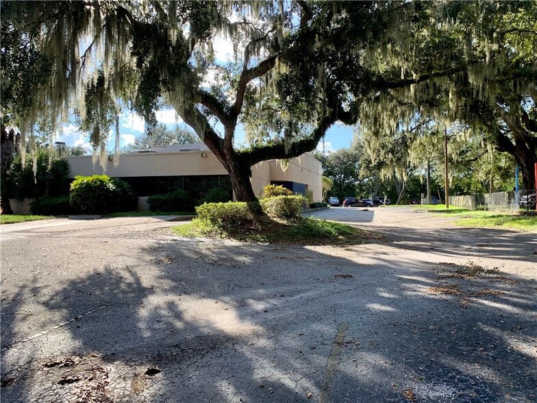 401 Vonderburg Dr, Brandon, FL for sale - Building Photo - Image 1 of 1