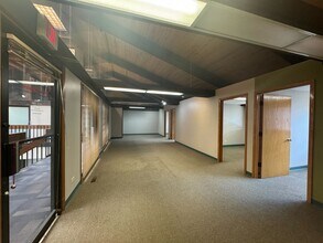 1300 Iroquois Ave, Naperville, IL for lease Building Photo- Image 1 of 2