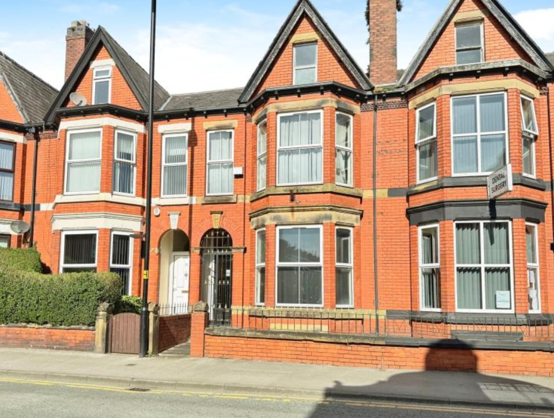 28 Railway Rd, Leigh for lease Primary Photo- Image 1 of 2