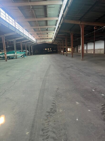 825 W Walnut St, Oglesby, IL à louer - Photo intérieure - Image 3 de 9
