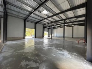Flex in Signes for lease Interior Photo- Image 2 of 4