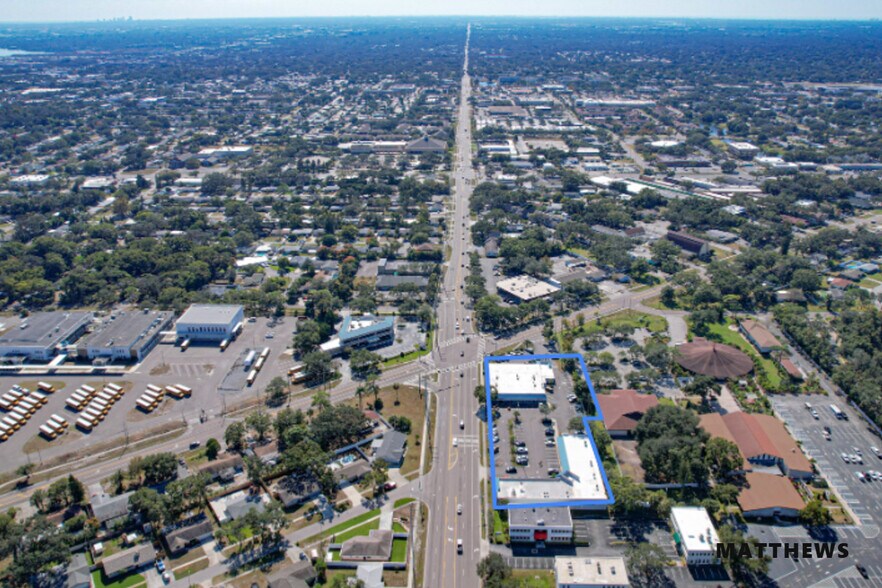 2198 Coachman Rd NE, Clearwater, FL à vendre - Photo du bâtiment - Image 2 de 4