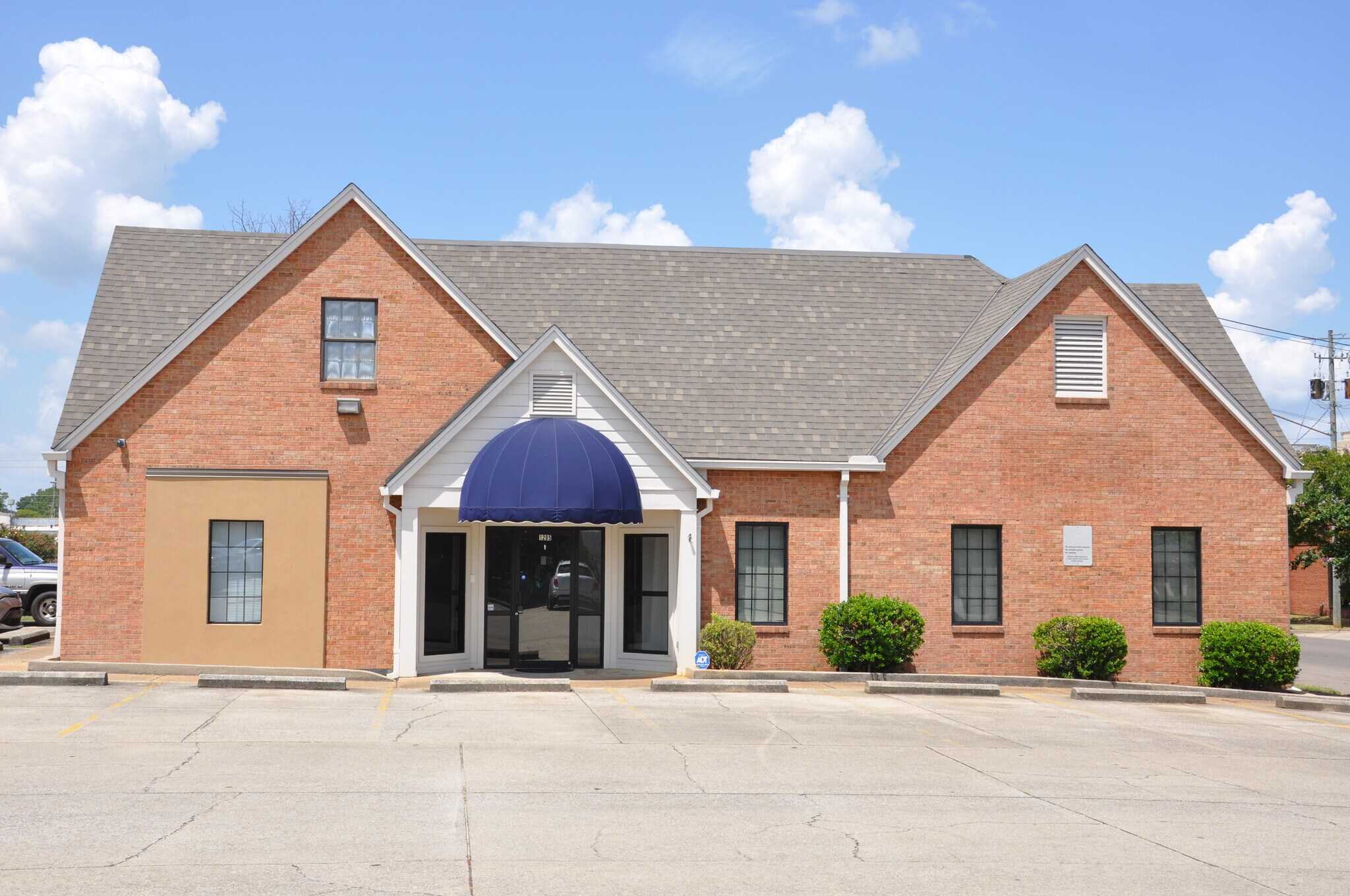 1205 22nd Ave, Meridian, MS à louer Photo principale- Image 1 de 6