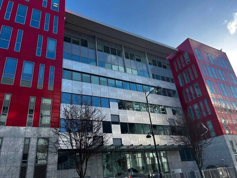 Bureau dans Ivry-sur-Seine à louer - Photo du bâtiment - Image 1 de 10