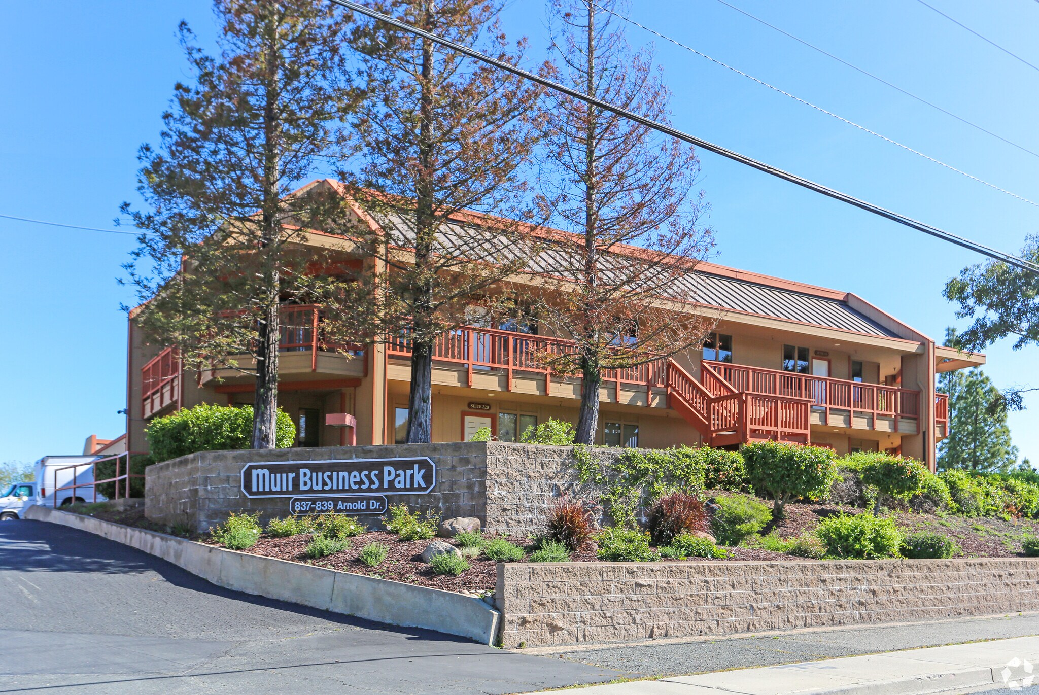 837 Arnold Dr, Martinez, CA à louer Photo principale- Image 1 de 12